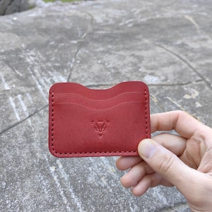 Cartera de cuero hecha a mano, Cartera personalizada, Cartera unisex, Tarjetero, Cartera vertical de cuero, Tarjetero de cuero
