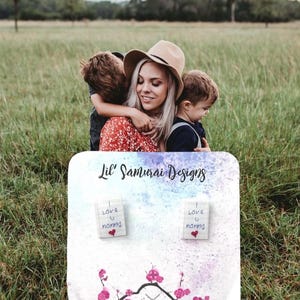Pendientes con carta de amor “Te amo mami”, postes de acero inoxidable.
