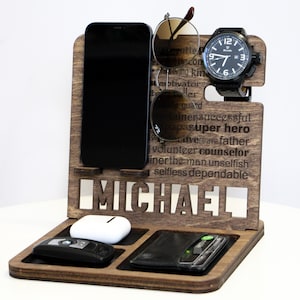 Personalized Father&#39;s Day Gift, Docking Station, Personalized Docking Station, Custom Gifts for Men, Anniversary Gifts for Man, Gift for Dad