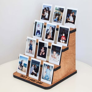 Suporte de madeira personalizado para fotos, display para Instax Polaroid, presente de aniversário para ela, suporte de fotos feito à mão para Polaroids, ideia de presente única
