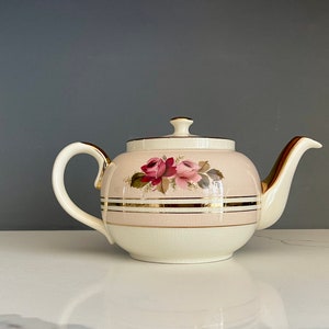 Vintage Sadler Tea Pot 3380 II Made in Staffordshire England.