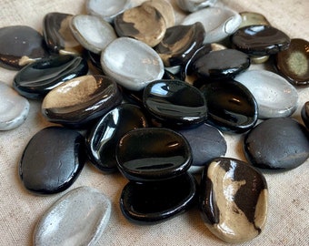 finger comforter, relaxation stone, ceramic relaxation pebble, black sandstone collection