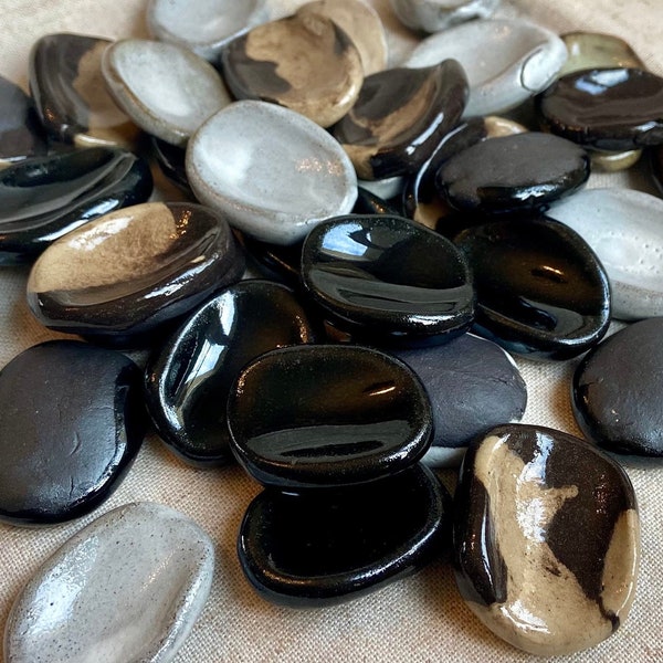 finger comforter, relaxation stone, ceramic relaxation pebble, black sandstone collection