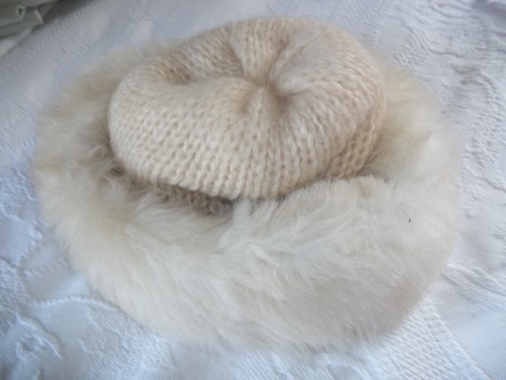 White Knitted Long Fur Toboggan Beanie Hat One Si… - image 2