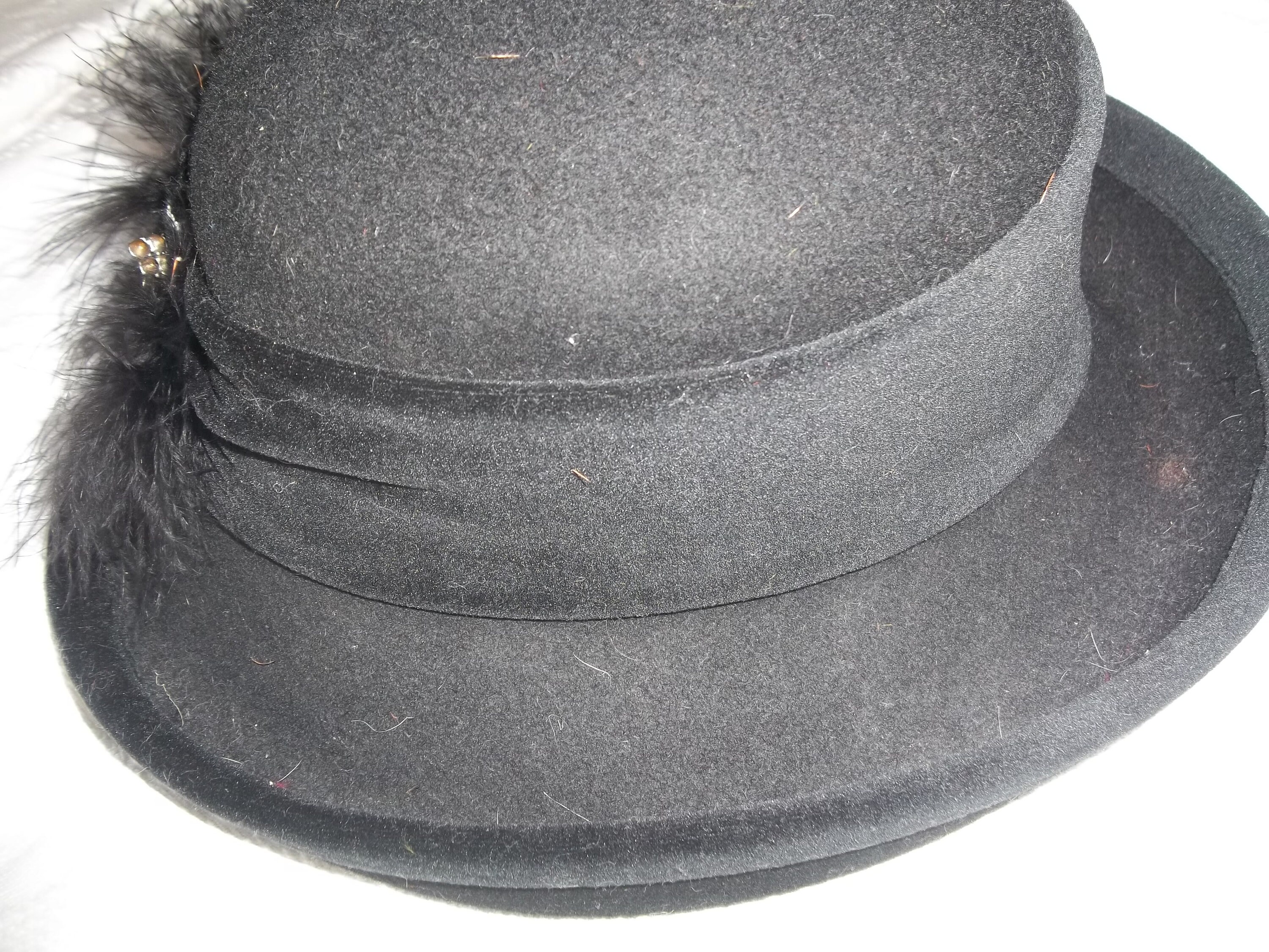 Vintage Liz Claiborne Black Flat Crown Wool Felt Hat in Original Box Liz Claiborne Crazy Horse - Wool Felt Hat Black Brimmed  main image 2