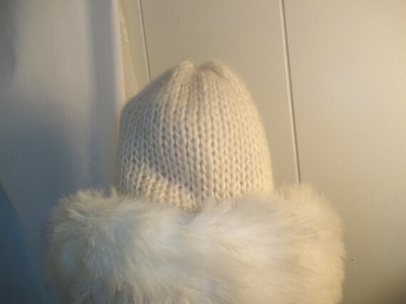 White Knitted Long Fur Toboggan Beanie Hat One Si… - image 1