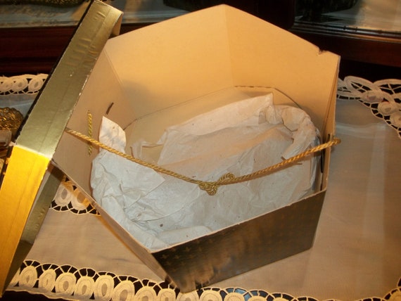 Vintage Hat Box Hengerers of Buffalo Octagon Fleu… - image 7