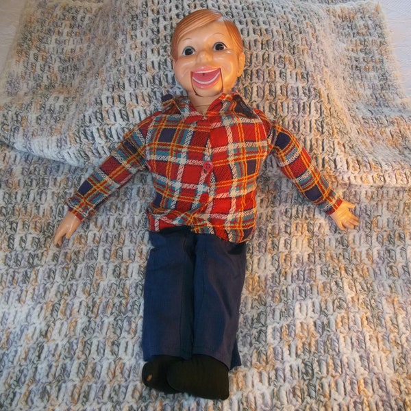 Horsman Marked Ventriloquist Pal Man Doll Willie Talks 23 inches Tall Collector's Addition