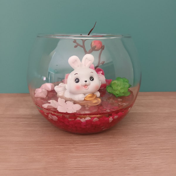 Terrarium figurine Lapin Nouvel An Chinois avec objets dorés