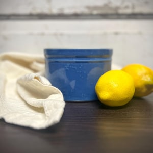 Mantequera vintage de cerámica azul, olla de cocina azul pequeña, jardinera de cerámica azul