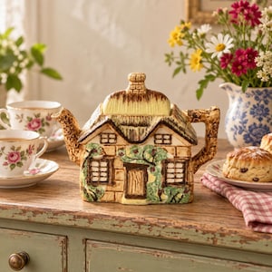 Vintage Occupied Japan Cottage Teapot, Hand Painted Cottage Ware, English Style