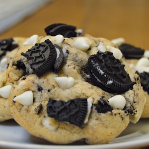 Galletas y galletas de crema - Recién horneadas - Galletas Oreo caseras - Productos horneados - Dulces - Galletas gourmet - Delicias deliciosas - Postres de regalo