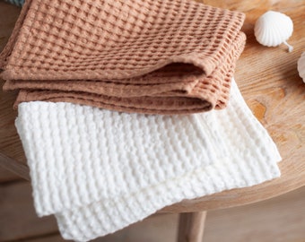 Waffle linen face towel in Creamy White. Linen-cotton blend waffle washcloth. Absorbent & high quality towel