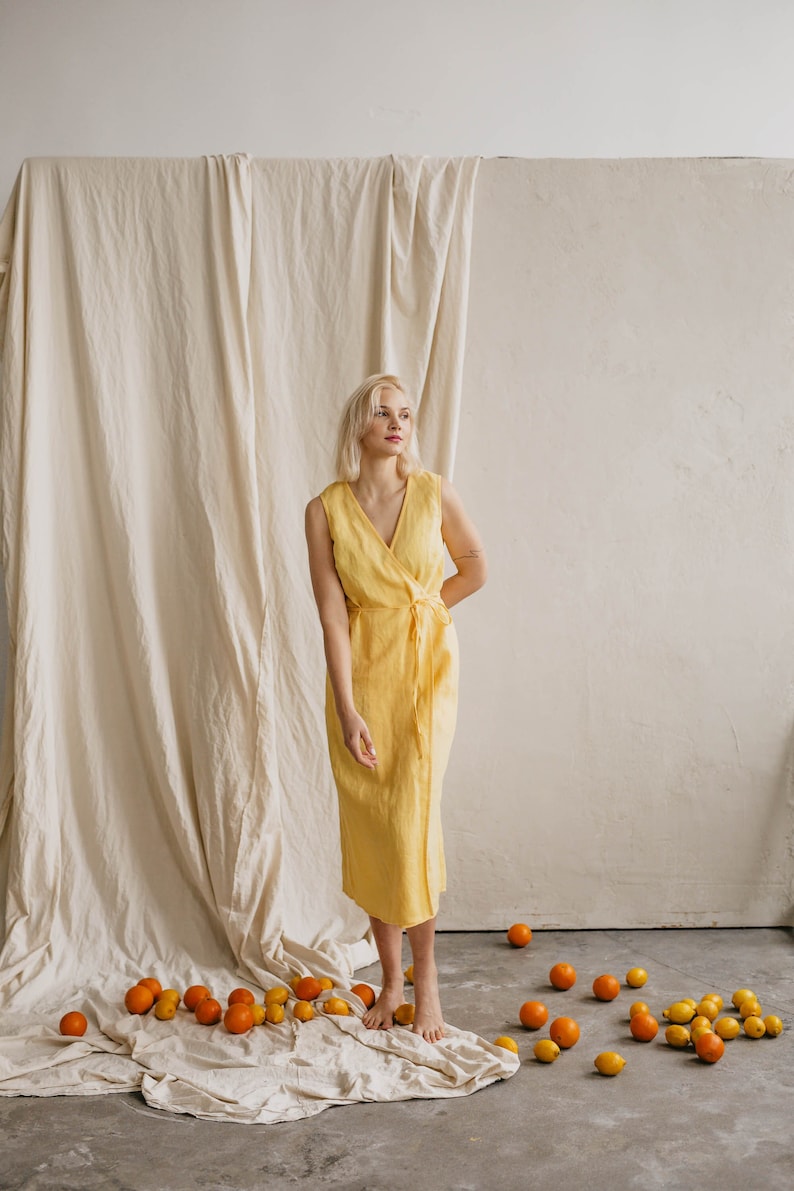 linendress in yellow