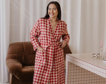 Women's linen dressing gown DELČIA in red gingham. Linen kimono robe for women. Women's linen nightwear. Women's bathrobe in linen