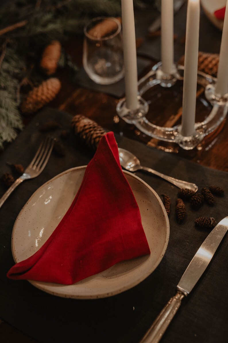 Linen napkins set. Pre-washed and softened linen napkins. Natural linen napkins Berry Red