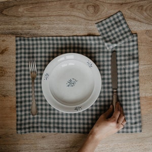 Linen placemat set. Pre-washed and softened linen placemats Green Checks