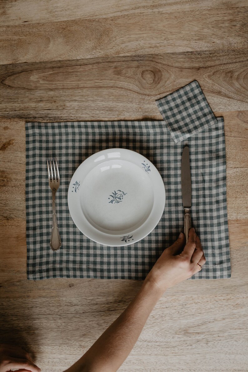 Linen placemat set. Pre-washed and softened linen placemats Green Checks