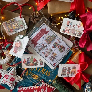 10 étiquettes cadeaux de Noël dessinées à la main et peintes à l'aquarelle
