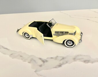 Franklin Phaeton Mint, Vintage 1937 Cord 812 Yellow Phaeton Coupe