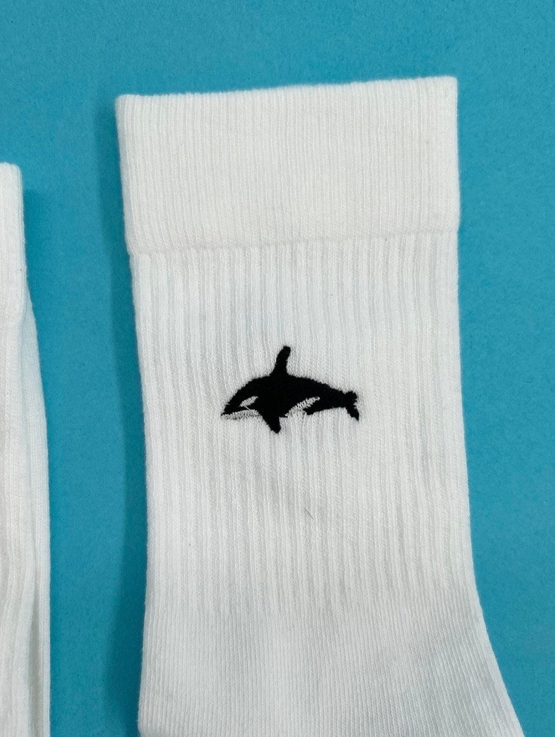 Orca Bestickte Socken Tennissocken Weiß Baumwolle mit Orca Design Bild 3