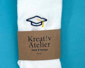 Abschlusshut | Bestickte Socken Tennissocken mit „Graduation“ Design