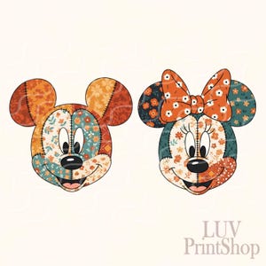 Puede incluir: Dos caras de personajes de dibujos animados, Mickey Mouse y Minnie Mouse, se representan en un estilo patchwork. Mickey tiene parches naranjas, turquesas y florales. Minnie tiene un lazo y parches de colores similares. El texto "LUV PrintShop" está en la esquina inferior derecha.