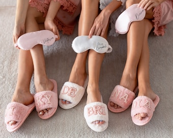 Bridesmaid Fluffy Slippers Bridal Shower Slippers Valentine Gift Bachelorette Fluffy Slippers Bachelorette Party Customized Pearl Slippers