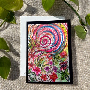 Cartão de felicitações com arte colorida em mídia mista