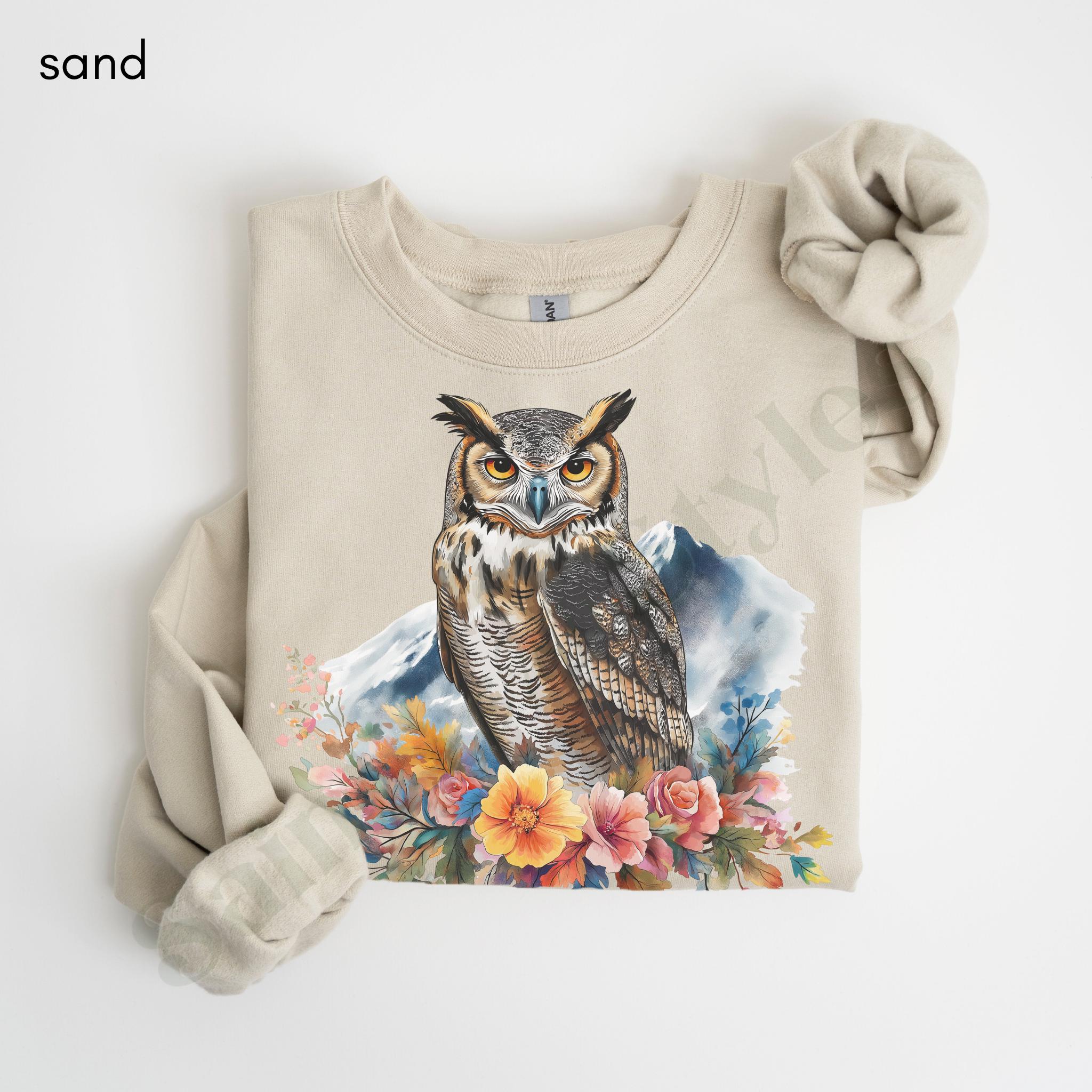 Vintage Owl Sweatshirt, Retro Unisex Nineties Great Horned Owl Crewneck, Wildlife Sweatshirt Birding