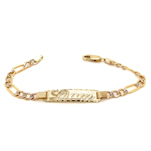 14k gouden ID-armband voor kinderen met gouden naamlaag en brede schakels van Figaro Pavé