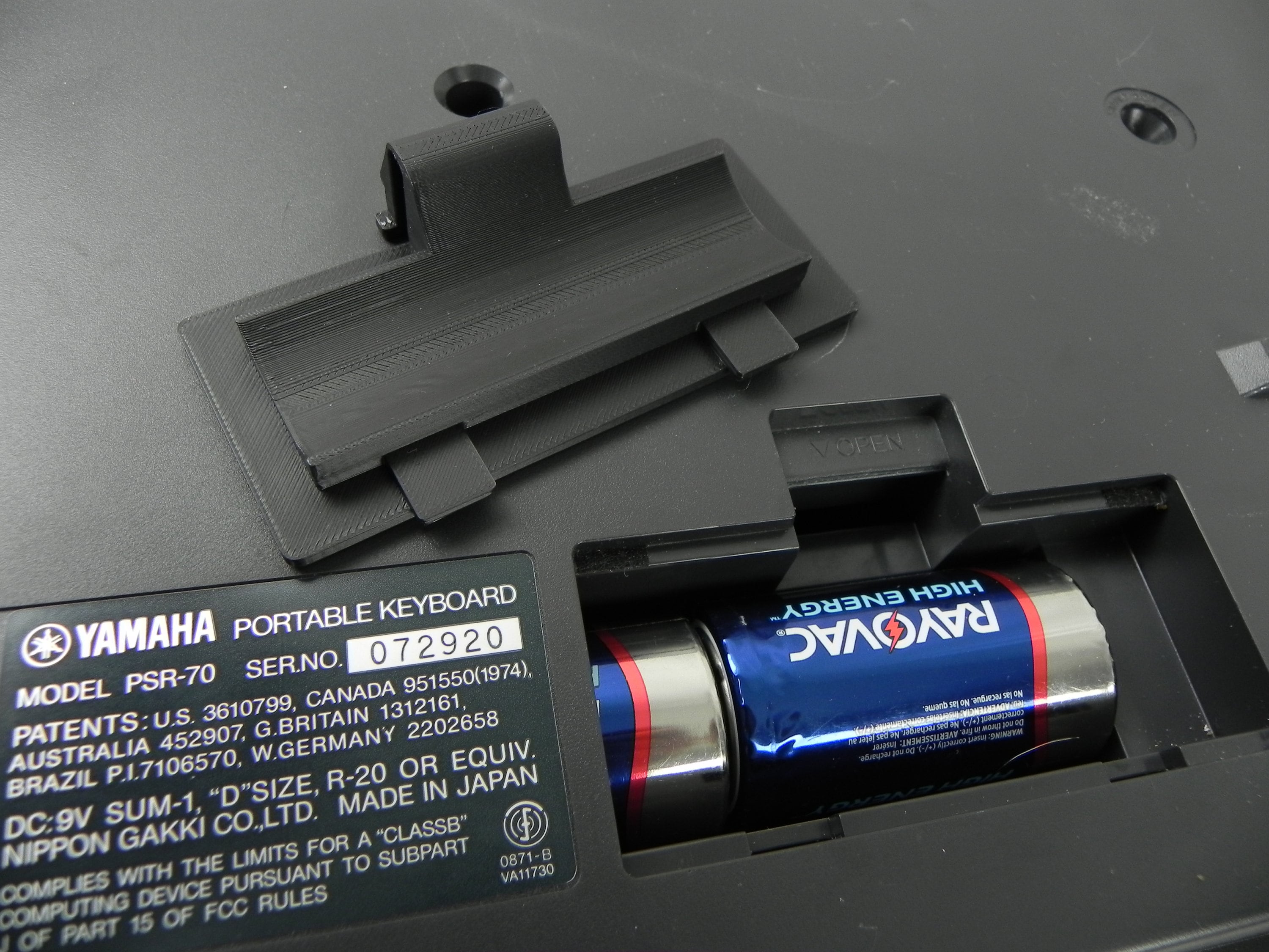 3D Printed Replacement Battery Cover for Yamaha PSR-70 D Sized