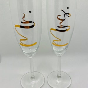 Set of 2 Mr & Mrs Champagne Flute Customised Bridal Party Hen Party Bachelorette Glasses Fully Customisable