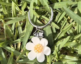 Purse Hat Clip | Bag Hat Holder | Hands-Free Travel Accessory (Sunflower/Daisy)