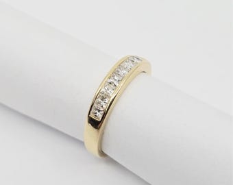 Unique 14K Solid Yellow Gold Single Row 8 Princess Cut Diamond Wedding Ring Band