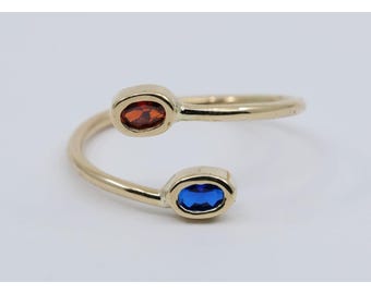 Unique 10K Yellow Gold Garnet & Synthetic Sapphire Open Bypass Ring - Size 8.50