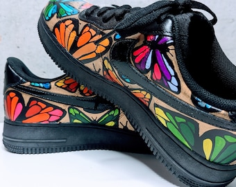 Op maat gemaakte handgeschilderde vlinder Air Force 1-sneakers | Veelkleurige vlinders AF1 | Natuurkunstschoenen