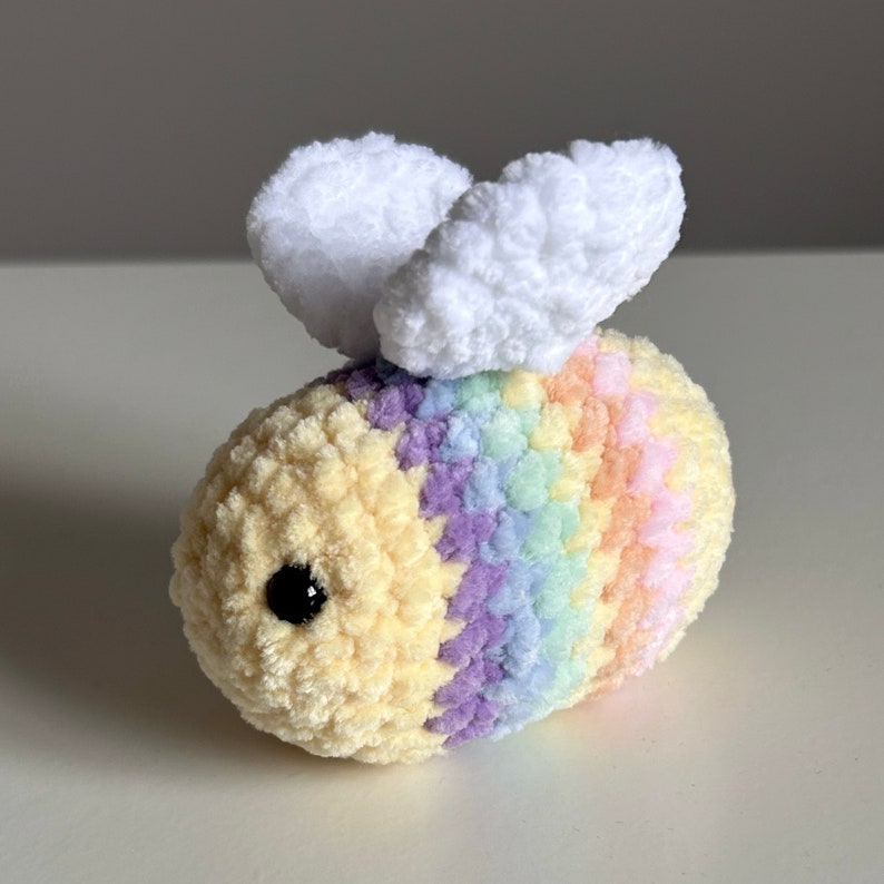 Crochet Pattern: Easy Bee-sy Bee Amigurumi image 3