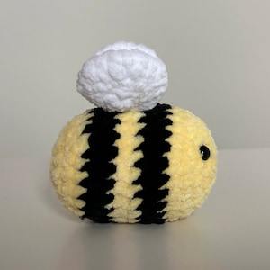 Crochet Pattern: Easy Bee-sy Bee Amigurumi image 2