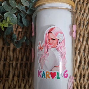 Karol G Pink hair libbey glass can-Pink hair Karol G glass can-Karol G heart flower glass can-Karol flower hearts libbey glass-Karol glass
