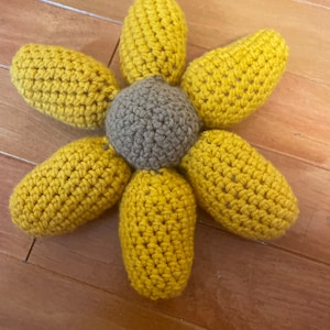 Zonnebloem knuffel haakpatroon