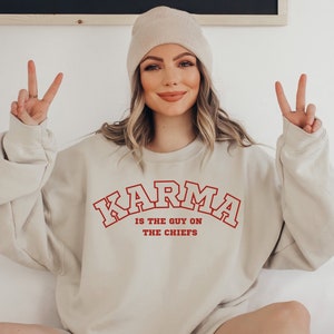 Karma is the guy on the Chiefs coming straight home to me Sweatshirt, Unisex Heavy Blend™ Crewneck Sweatshirt, TS Sweatshirt