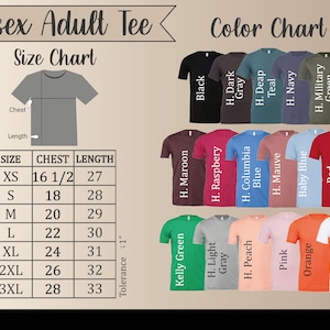 Pu&ograve; includere: Tabella delle taglie per una t-shirt unisex per adulti con misure in pollici per il petto e la lunghezza. Cartella colori con 18 diverse opzioni di colore per la t-shirt.