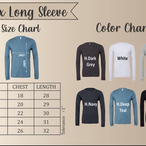 Pu&ograve; includere: Tabella delle taglie per t-shirt a maniche lunghe unisex con misure in pollici per il petto e la lunghezza. La tabella dei colori mostra la t-shirt in vari colori, tra cui grigio scuro, bianco, grigio chiaro, blu navy, verde acqua e nero.