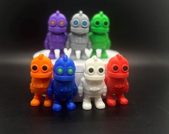 3D Printed Flexi Robot Figure: Articulating Desk Toy, Custom Colors