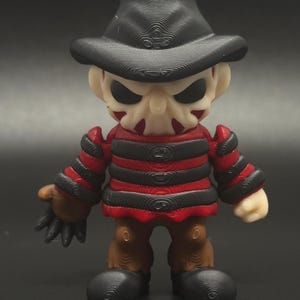 Flexi Freddy Krueger – Figura de terror impressa em 3D | Brinquedo articulado | Nightmare Collectible imagem 5