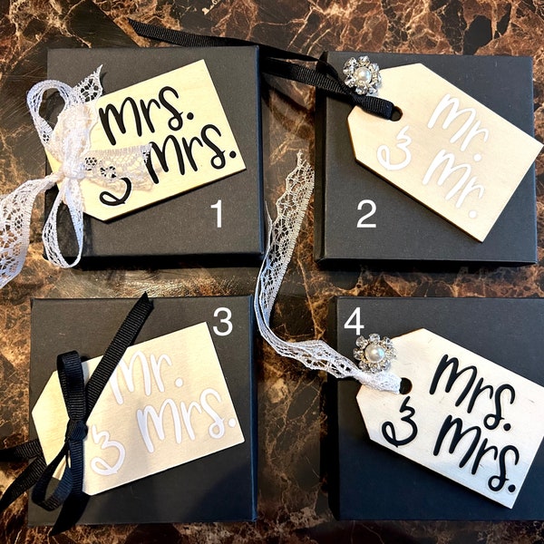 Mr./Mr. Mrs./Mrs. Mr./Mrs Wood Wedding Gift Tags with Lace Ribbon