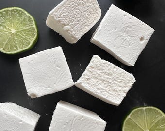 Malvaviscos orgánicos de lima, de temporada, en pequeñas cantidades, por tiempo limitado, malvaviscos de gelatina de res.