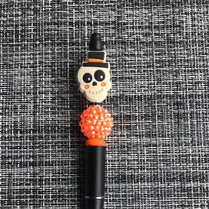 Skull with hat beaded pen
