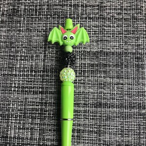 Green bat pen